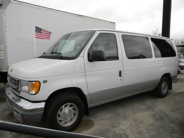 1999 Ford Econoline Wagon E-150 XLT