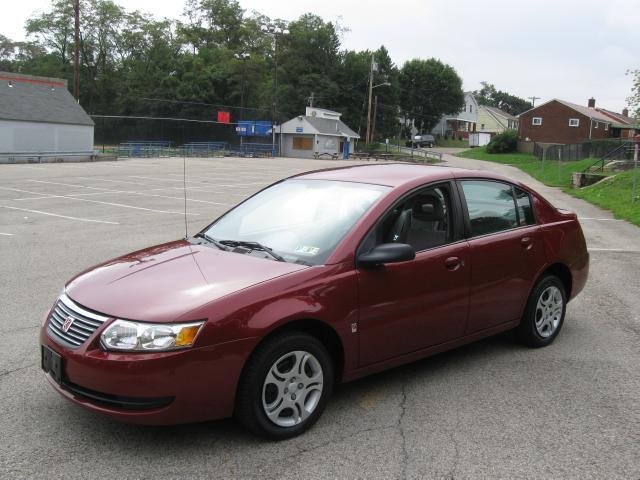 2005 Saturn ION Sedan 2