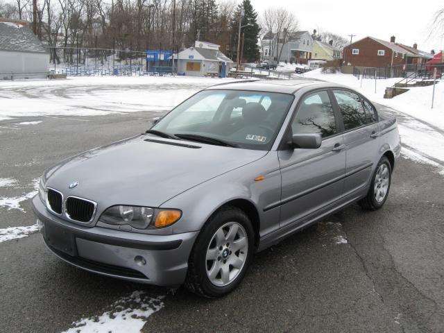 2004 BMW 3-Series 325xi Sedan