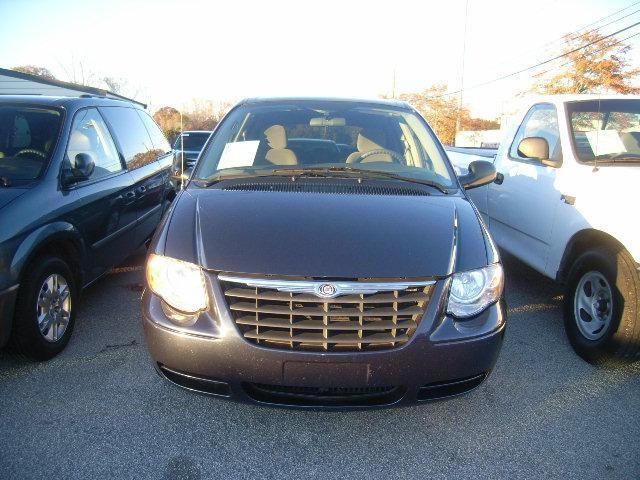 2007 Chrysler Town and Country LX