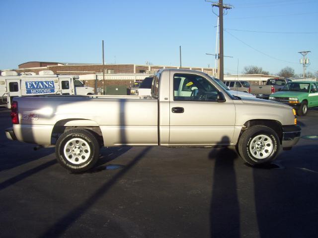 2005 Chevrolet Silverado 1500 Regular Cab Long Bed 4WD
