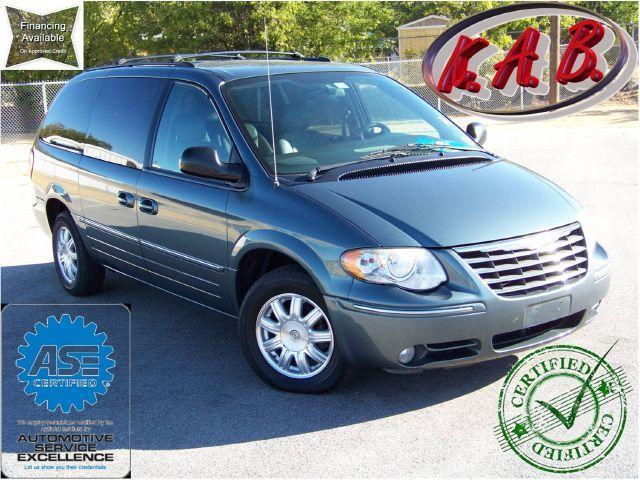 2005 Chrysler Town & Country Touring