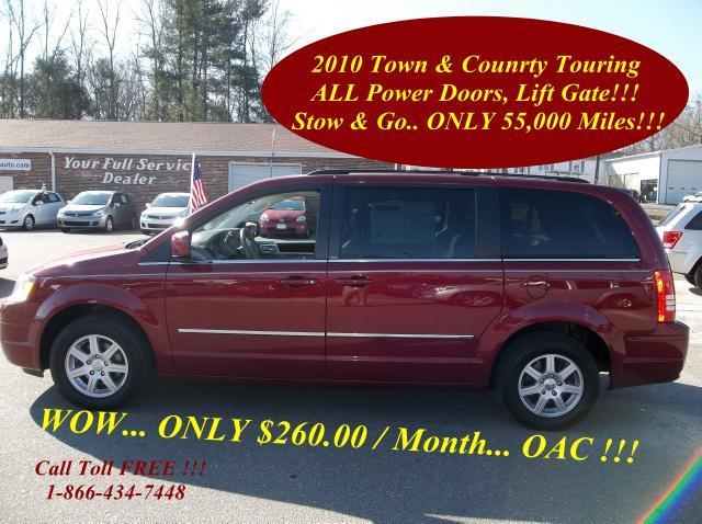 2010 Chrysler Town & Country Touring
