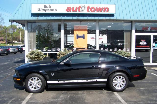 2009 Ford Mustang V6 Coupe