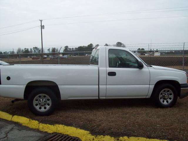 2005 Chevrolet Silverado 1500 LS Long Bed 2WD