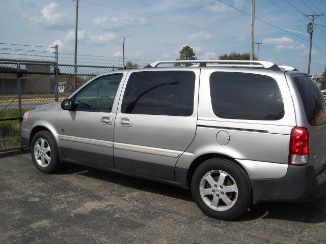 2005 Saturn Relay FWD 3