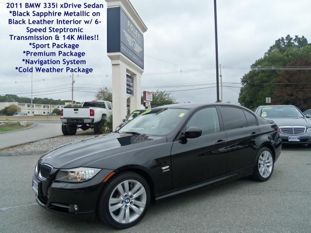 2011 BMW 3-Series 335i xDrive w Sport Pkg and Navigation