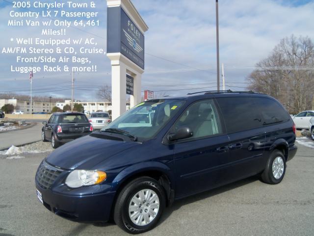 2005 Chrysler Town & Country LX