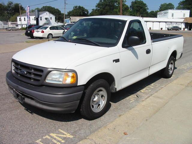 2003 Ford F-150 XL 2WD