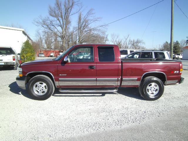 2001 Chevrolet Silverado 1500 LS Ext. Cab Short Bed 4WD