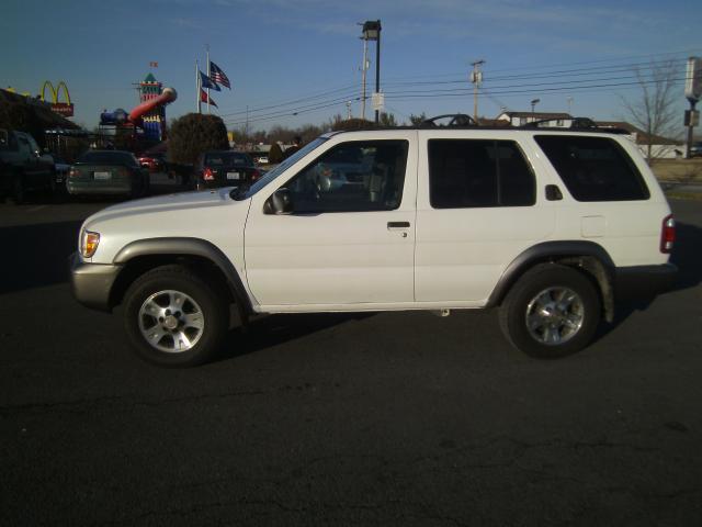 2001 Nissan Pathfinder LE 4WD