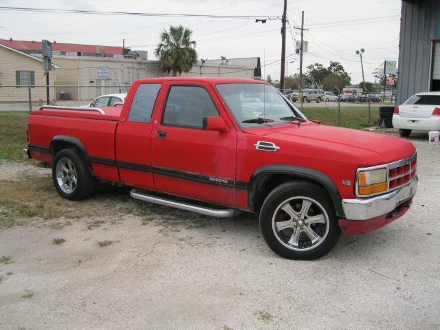 1992 Dodge Dakota Club Cab 6.5-ft. Bed 2WD