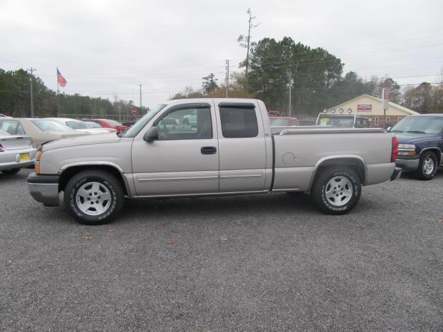 2005 Chevrolet Silverado 1500 Work Truck Ext. Cab Short Bed 2WD