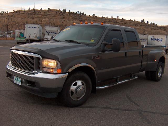 2002 Ford F-350 SD Lariat Crew Cab Long Bed 2WD DRW