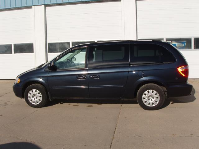 2007 Chrysler Town & Country LX