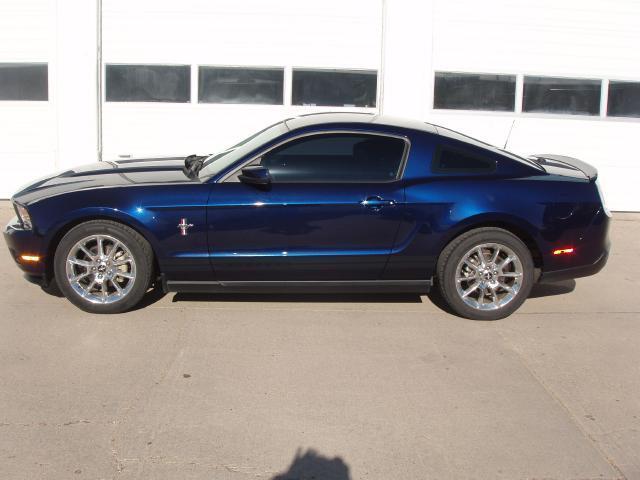 2010 Ford Mustang V6 Premium Coupe