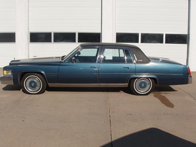 1977 Cadillac Fleetwood Brougham Brougham Sedan