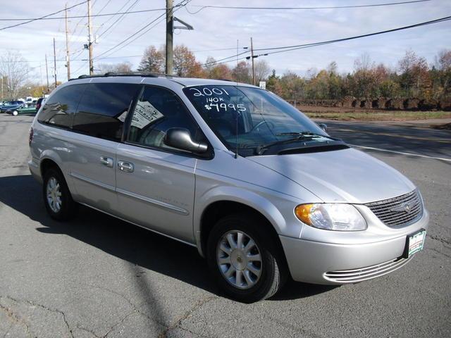 2001 Chrysler Town and Country LX
