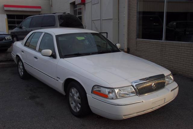 2004 Mercury Grand Marquis LS Sedan 4D