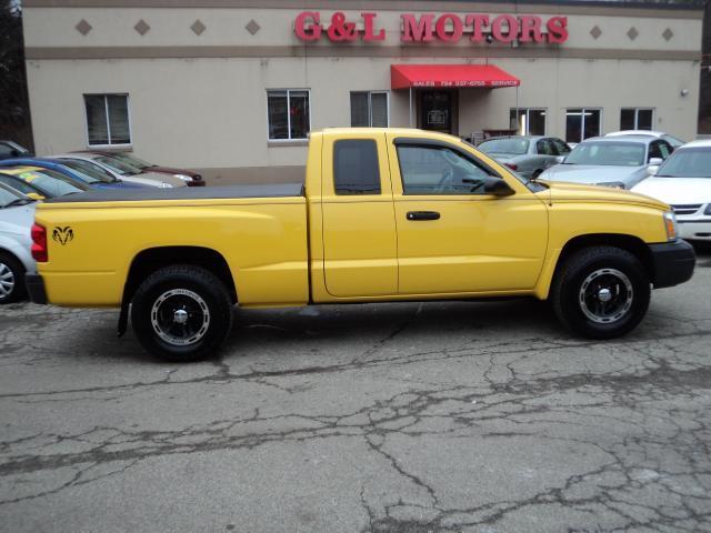 2006 Dodge Dakota ST Club Cab 2WD