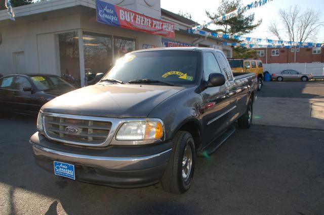 2003 Ford F-150 XLT 8-ft. Bed 2WD