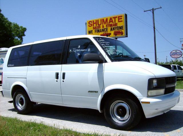 2000 Chevrolet Astro Sport Van
