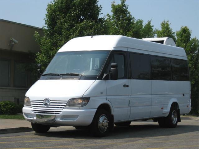 2006 Dodge Sprinter Van 3500 158WB high rf 14-Passenger