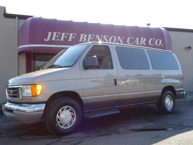 2003 Ford E-Series Wagon E-150 Chateau