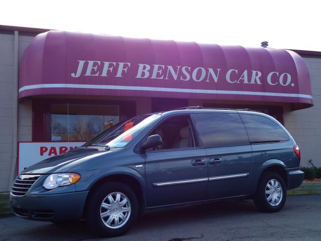 2006 Chrysler Town & Country Touring