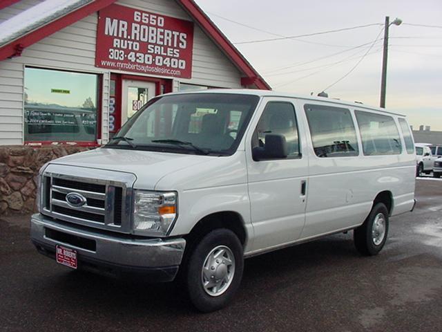2010 Ford E-Series Wagon 15 PASSENGER