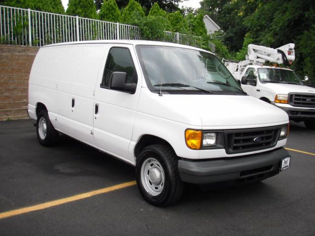 2005 Ford E-Series Van E-150