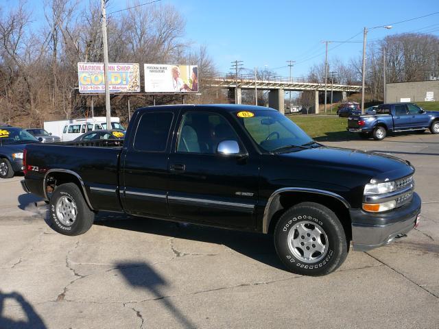 2002 Chevrolet Silverado 1500 LT Ext. Cab Short Bed 4WD