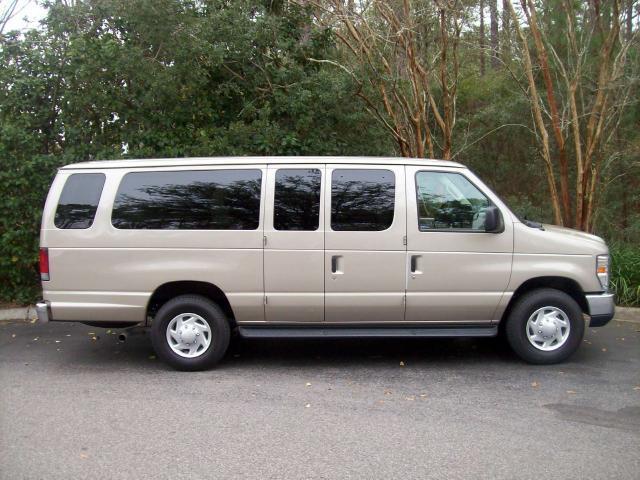 2011 Ford E-Series Wagon E-350 XLT Super Duty Extended