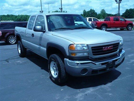 2007 GMC Sierra Classic 2500HD Work Truck Ext. Cab Long Box 4WD