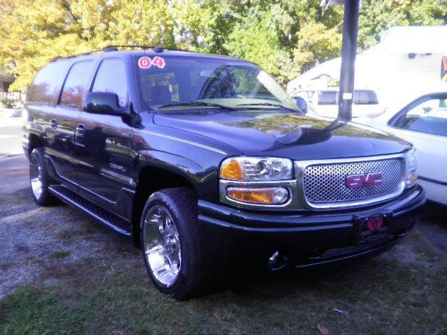 2004 GMC Yukon Denali 