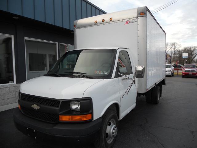 2003 Chevrolet Express G3500 BOX TRUCK