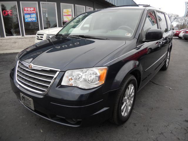2008 Chrysler Town & Country Touring