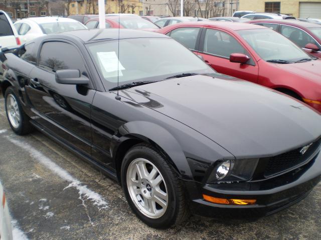 2007 Ford Mustang V6 Deluxe Coupe