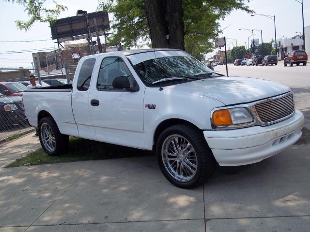2004 Ford F-150 Heritage XLT SuperCab Long Bed 2WD
